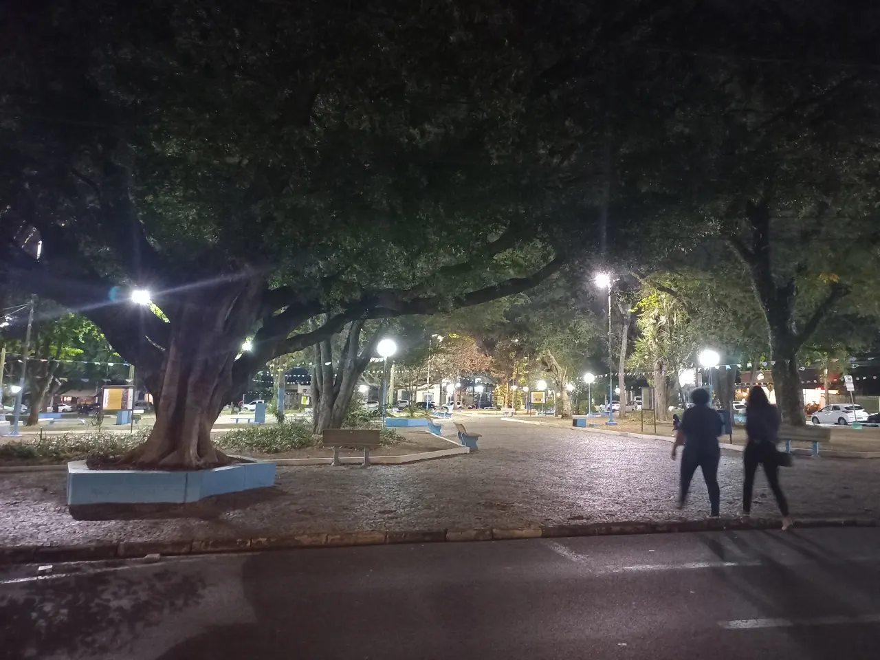 Adriano Jose Reis Martins - Segurança - O que uma praça bem iluminada tem a ver com a sensação de segurança