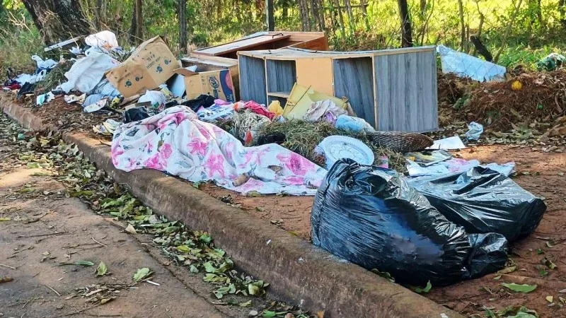 Adriano Jose Reis Martins - Meio Ambiente - Araras reabre ecoponto após 18 meses fechado e já registra 72 infrações por descarte irregular de entulho em 2026; multa é de R$ 2.221 e sobe a R$ 3.702 em área de preservação