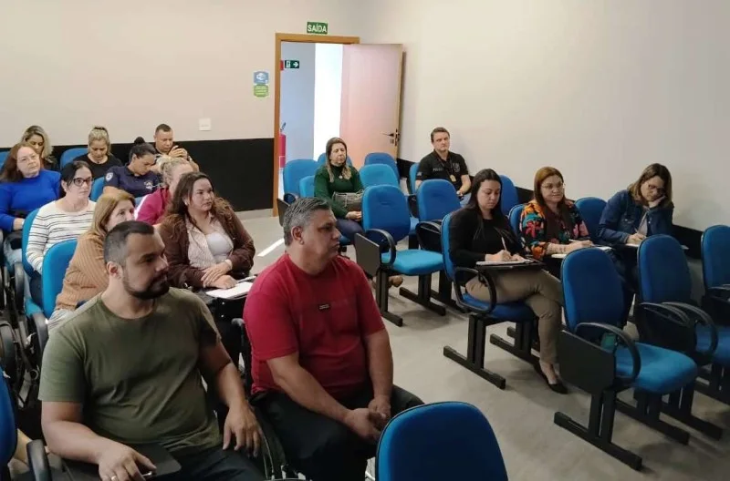Jaime Fernando Reis Martins - Saúde - Araras vai construir protocolo próprio de atendimento à pessoa com deficiência vítima de violência; reunião com delegada especializada de São Paulo define fluxo entre Segurança, Saúde, Assistência e Educação