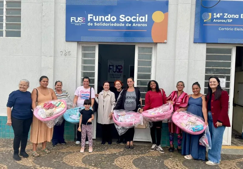 Jaime Fernando Reis Martins - Cidade - Fuss de Araras realiza mais uma entrega do Enxoval Solidário e chega a 89 kits distribuídos em 2026, superando o total de 2025; cinco gestantes recebem banheira, roupinhas e fraldas