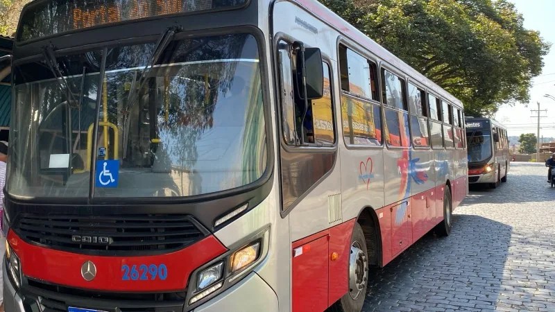 Jaime Fernando Reis Martins - Economia - TCA abre processo seletivo para 11 motoristas de ônibus em Araras, com cadastro reserva, contrato temporário de um ano, salário de R$ 2.930,25 mais R$ 444,94 de insalubridade e prova prática em 30 de agosto; inscrições gratuitas pelo site até 21 de agosto exigem CNH D e curso de transporte coletivo