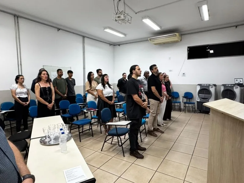 Jaime Fernando Reis Martins - Tecnologia - Univesp forma turma no polo de Araras: 13 alunos de Administração, Tecnologia da Informação, Pedagogia e Processos Gerenciais colam grau no CAM Guerino Bertolini, com transmissão pelo YouTube e presença da prefeita Elaine Brambilla — "Educação pública, gratuita e de qualidade transforma realidades", diz o coordenador Almir Pascotti