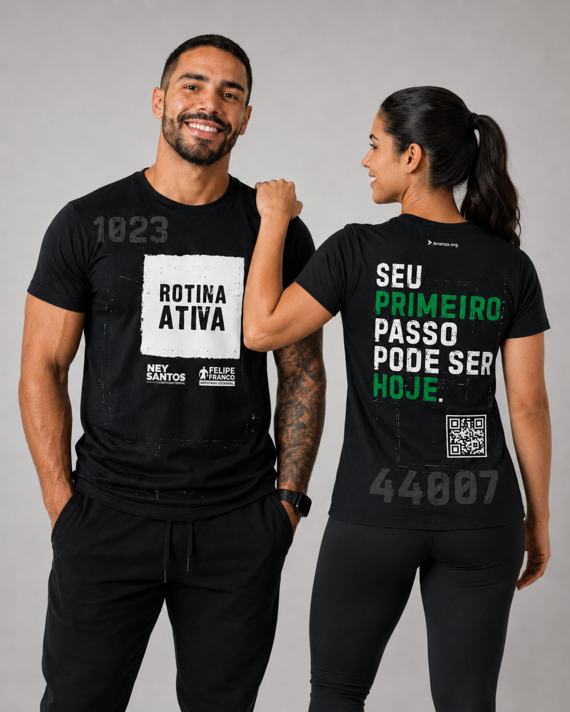 Dupla de professores com a camiseta do Rotina Ativa
